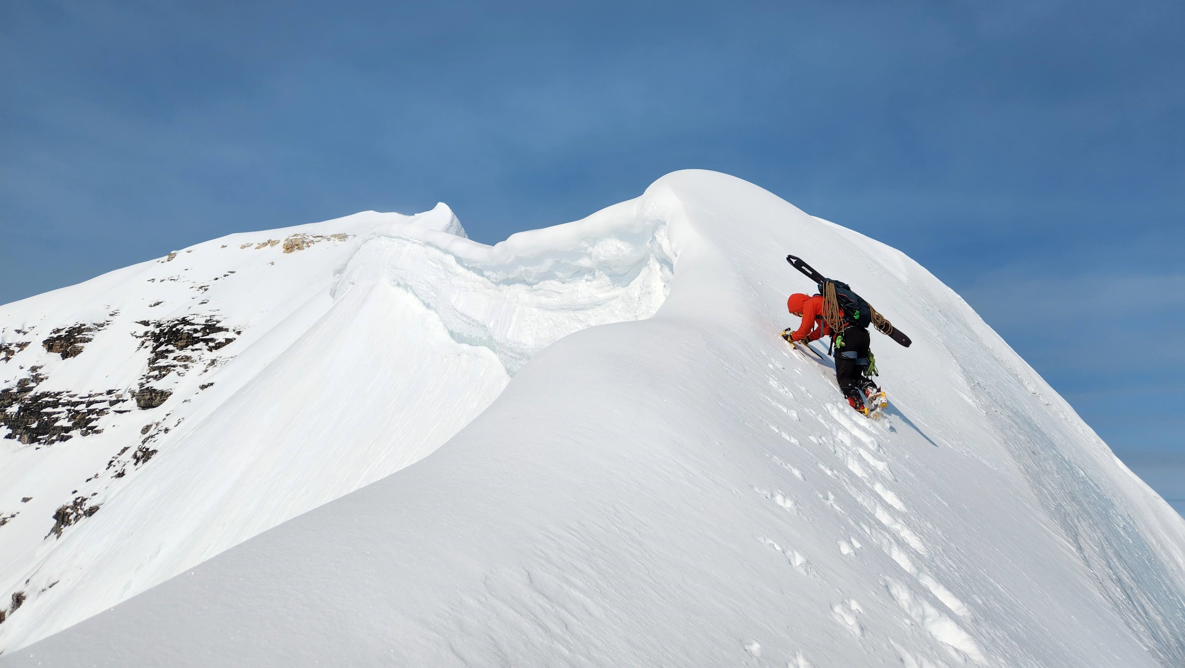 Eks Biatlet Kanada Cetak Rekor Kecepatan 58 Puncak 11.000 Kaki di Rocky Mountains